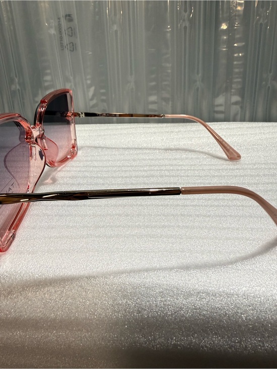 Tahari Women’s Oversized Butterfly Sunglasses Pink Gold Gradient-New main image 6